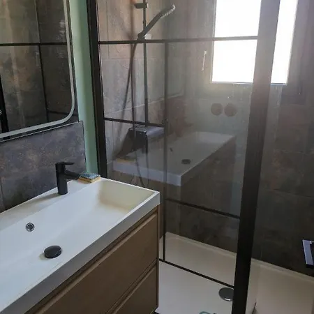 2 A Vecchio Porto-Vecchio (Corsica)